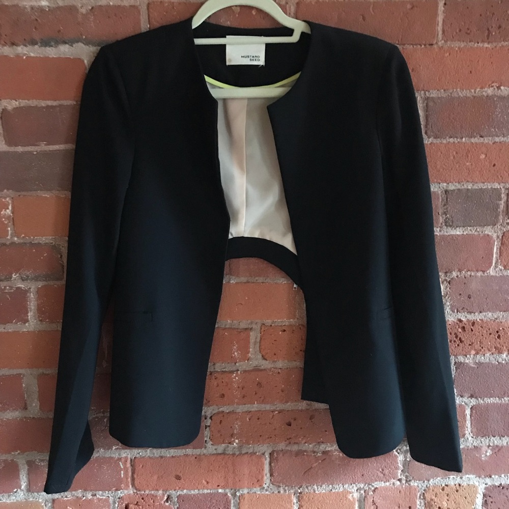 Black back zipper crop jacket